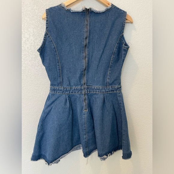 Boohoo Denim Skater Dress with Frayed Hem Size 4 - Picture 4 of 9